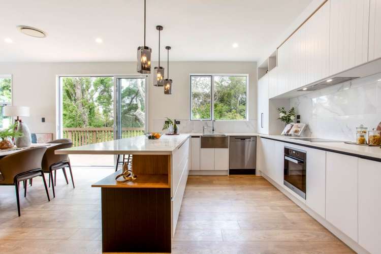 20d Coronation Street Belmont_21