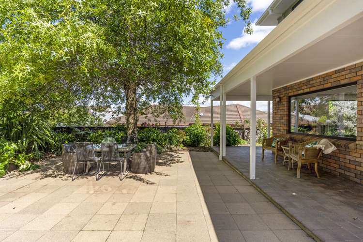 27 Lexington Drive Botany Downs_7