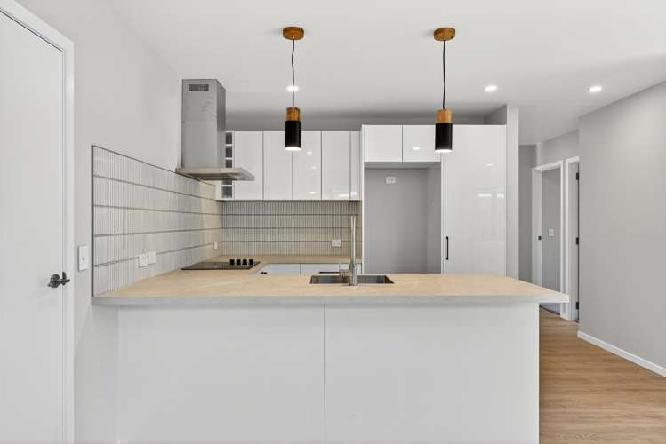 927B Nelson Street North (rear townhouse) Mahora_4