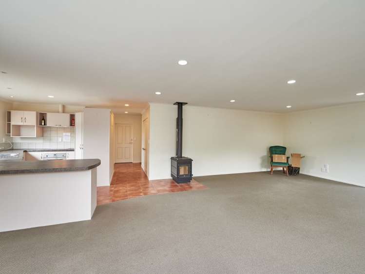 5 Barnes Court Roslyn_5