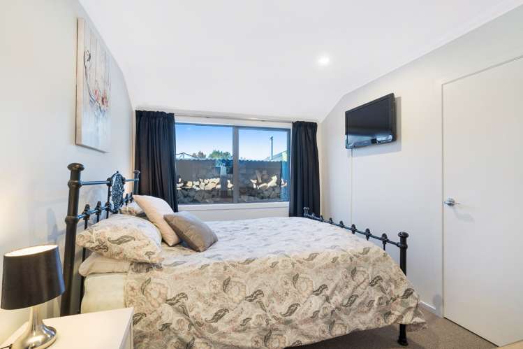 5 Hunt Place Albert Town_9