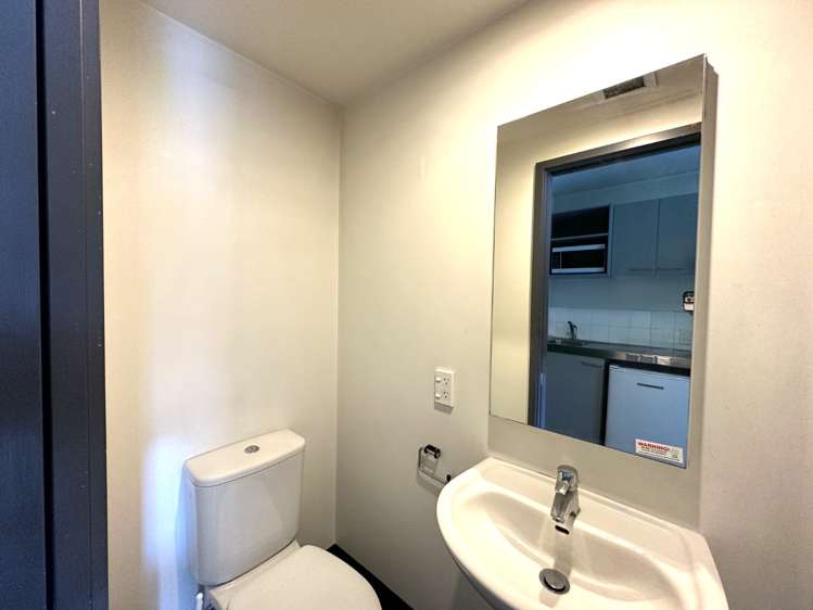 221/133 Beach Road 10015_4