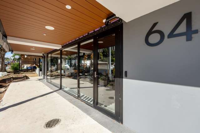 A+B/64 Coronation Road Mangere Bridge_1