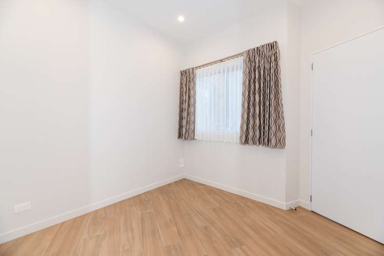 1 Meredith Street Blockhouse Bay_17