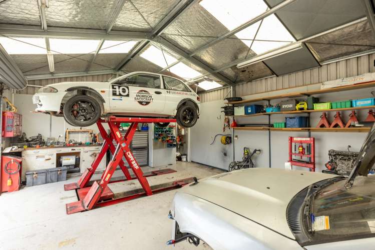 600 Murdoch Road East Akina_16