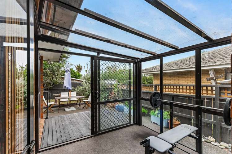 2 Tui Street Point Chevalier_12