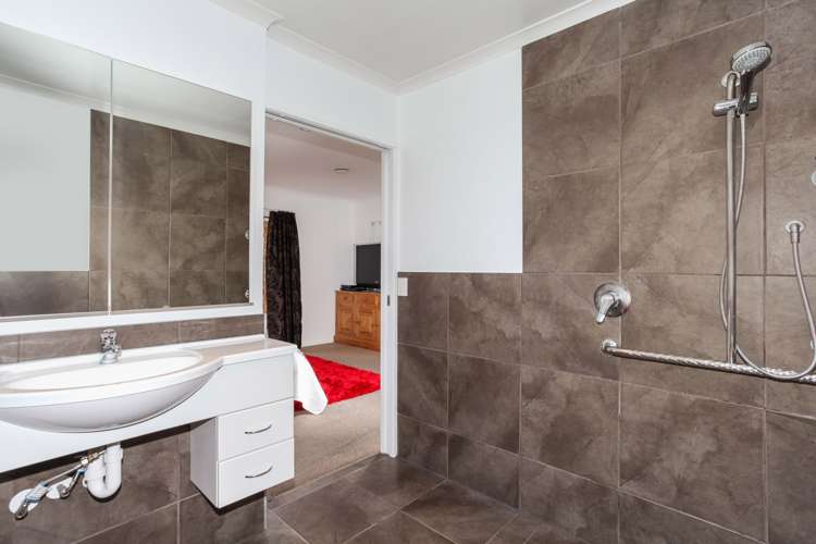 34 Breaker Grove Waiuku_12