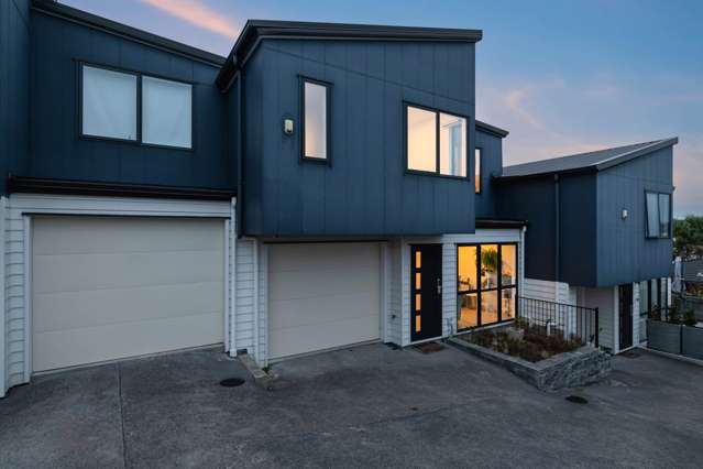 Near-New ~ Rangi Zone ~ Walk to the Beach