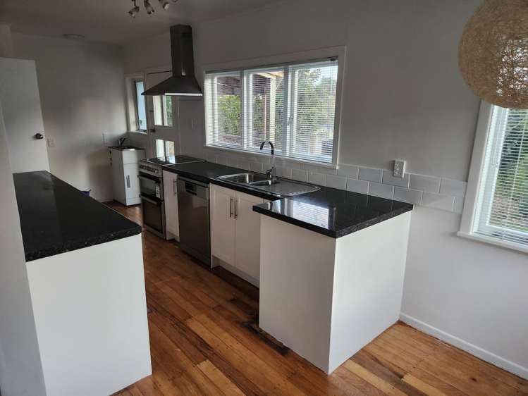 23 Fordham Street Beach Haven_12