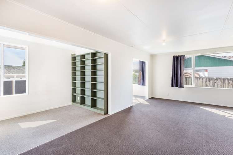 5 Mihipeka Grove Turangi_17