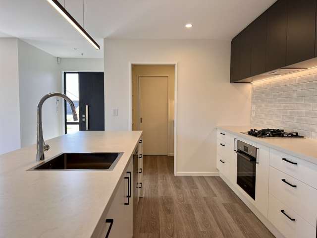 7 Chambers Avenue 11362_2