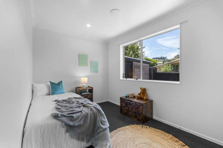 10 Waterloo Place Westown_12