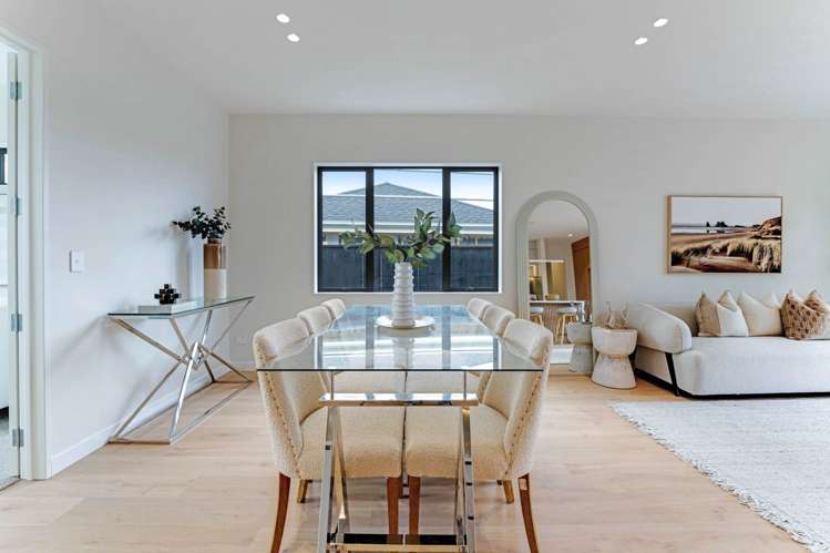 77 Parish Drive_3