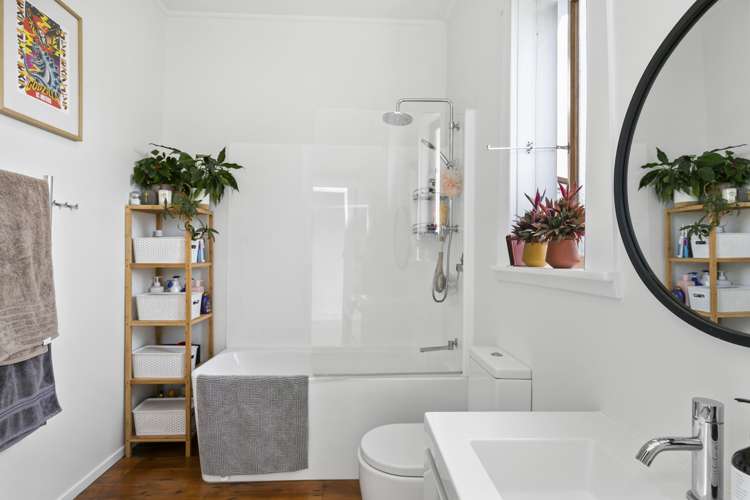 137 Onepu Road Lyall Bay_10