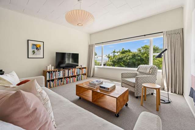 Beautifully Renovated & Inviting by the Beach