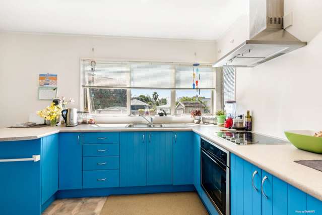 2/90 Target Road Totara Vale_4