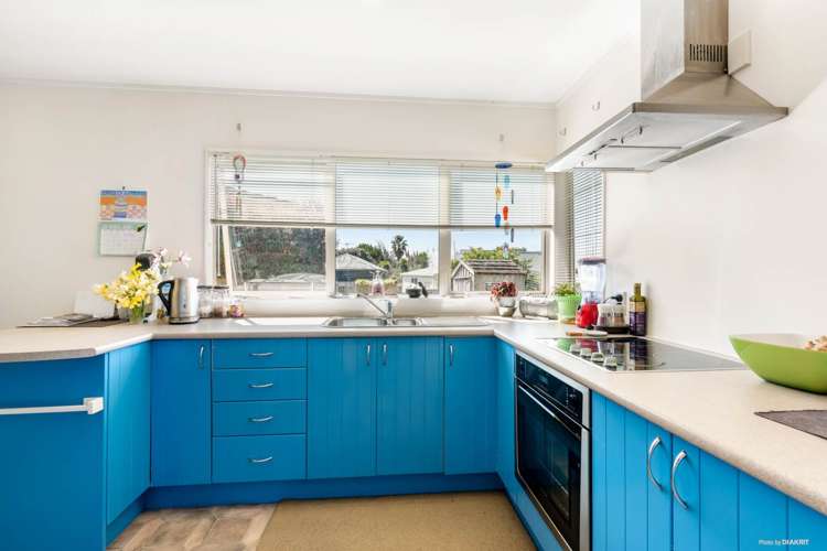 2/90 Target Road Totara Vale_4