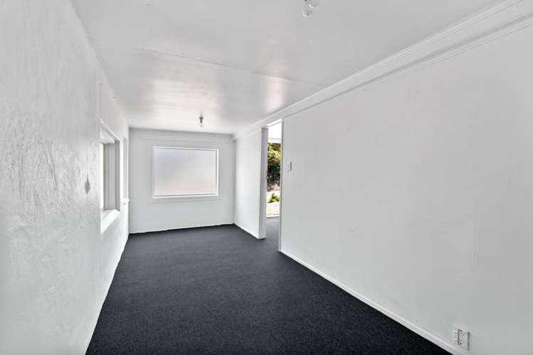 8 Memorial Drive Parahaki_17