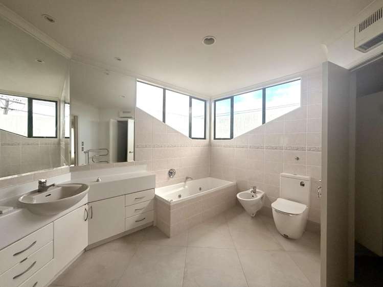 2 Beach Road 10688_20