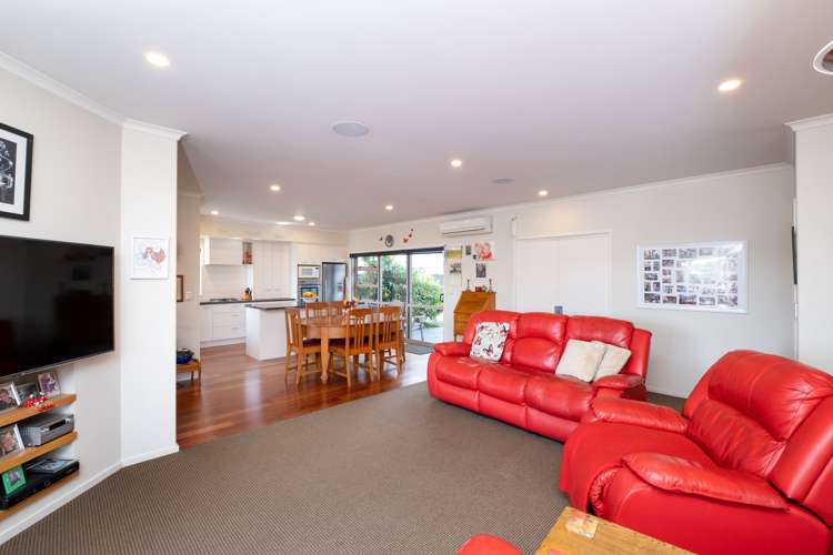 33 Delta Mews Place Clive_7