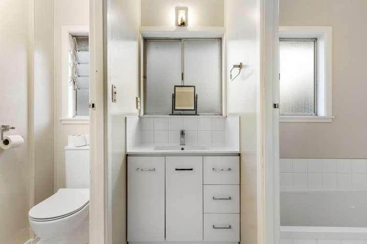 10 Ted William Street New Windsor_5