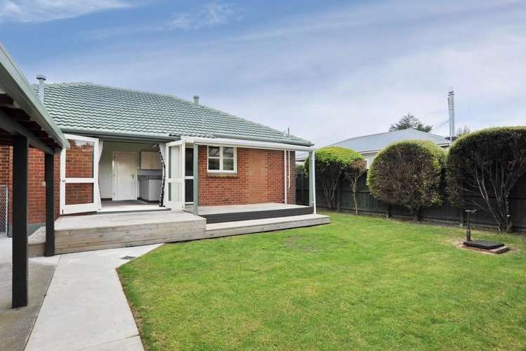 94 Wildberry Street Woolston_16