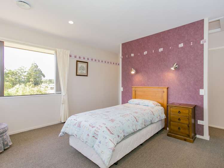 17 Kowhai Street Oxford_10