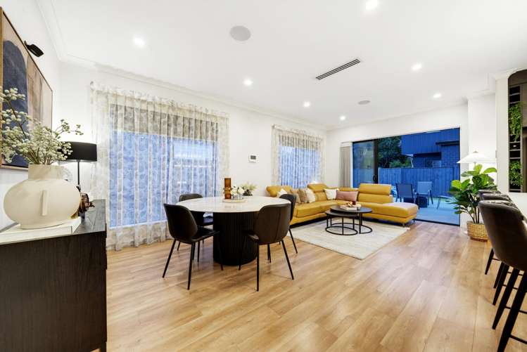 8 Hughs Way_4