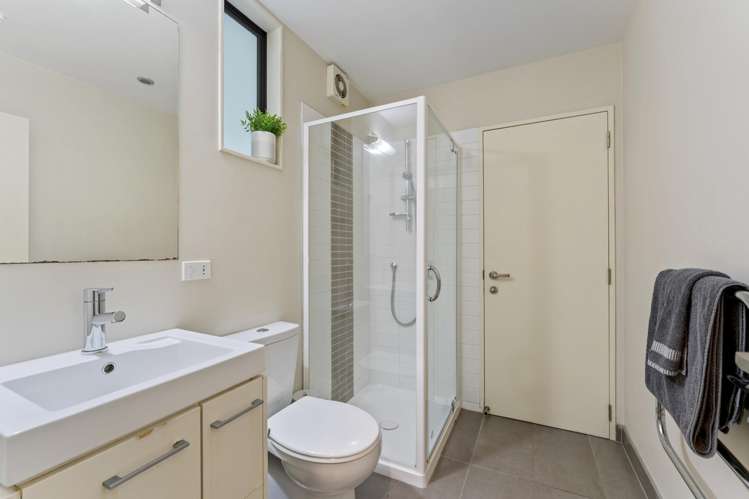 B104/525 East Coast Road Browns Bay_8