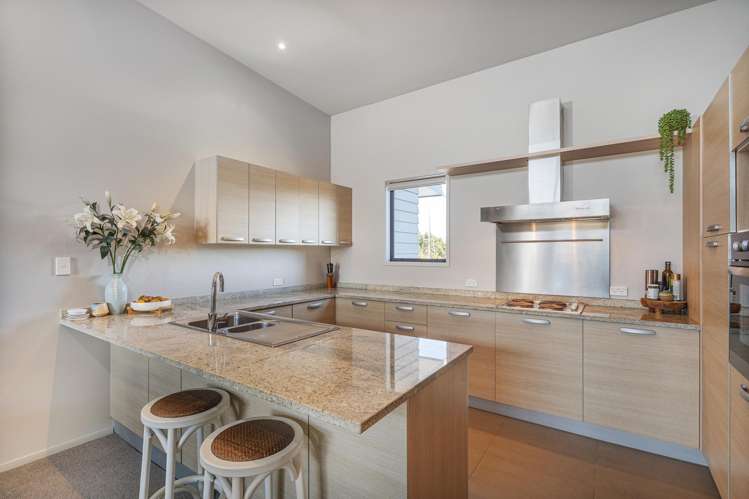 8/73 South Highway - Sovereign Pier_5
