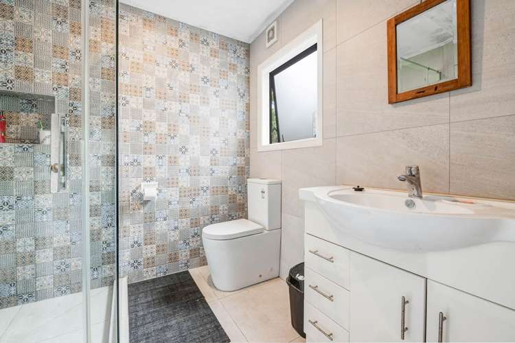 31 Forest Glen Orewa_2