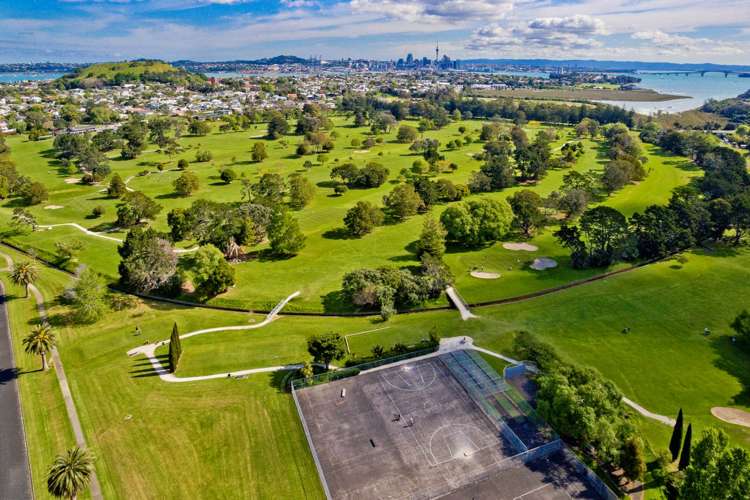 2/72 Wairoa Road Narrow Neck_18