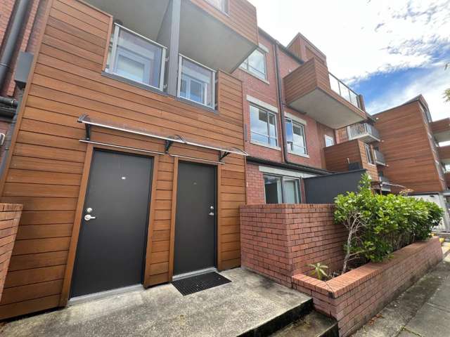 5C/160 Hobsonville Point Road Hobsonville_1