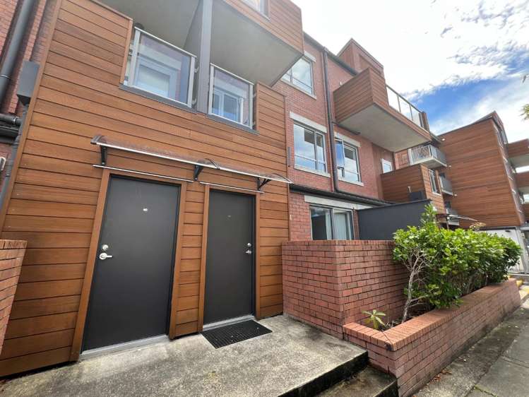 5C/160 Hobsonville Point Road Hobsonville_1