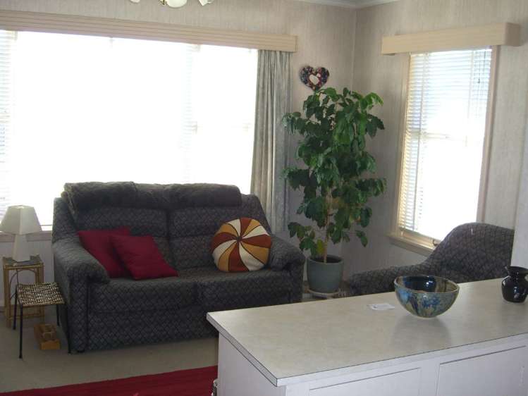 8 Damien Place Bromley_3