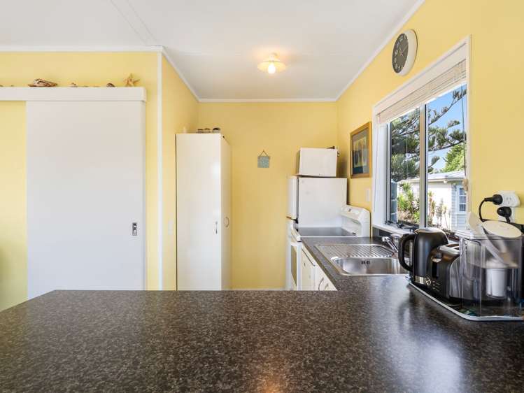 50 Park Avenue Waitarere Levin_7