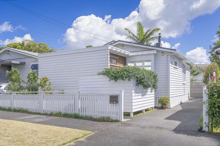 28 Buxton Street Point Chevalier_29