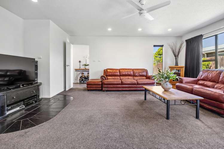 22 Regency Crescent Redwood_7