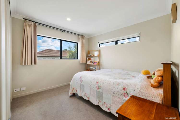 17 Oak Bark Drive Schnapper Rock_18