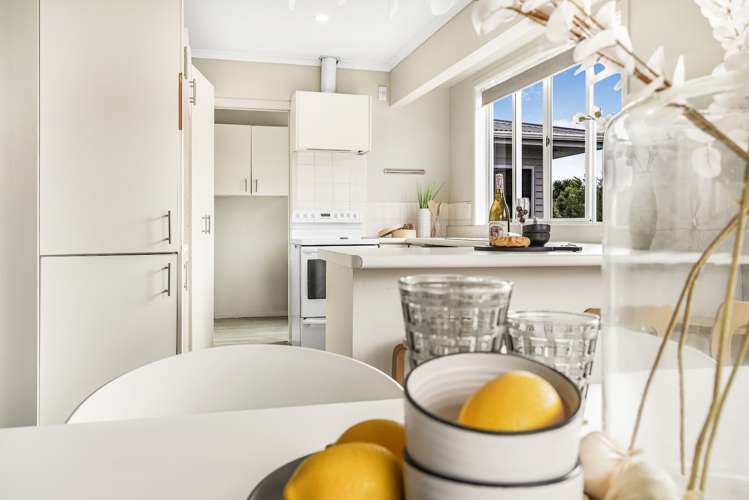 31 Garden Heights Avenue Glenview_11