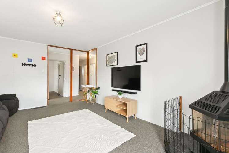 45 Victory Crescent Tawa_6
