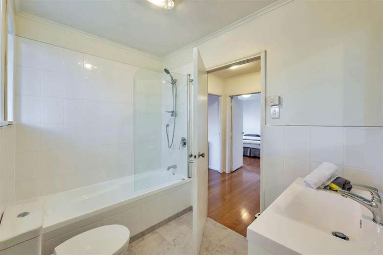 12 Chilcott Road Henderson_14