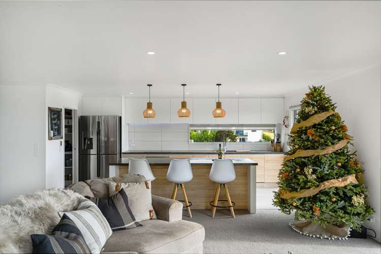 126 Huntsbury Avenue Huntsbury_5