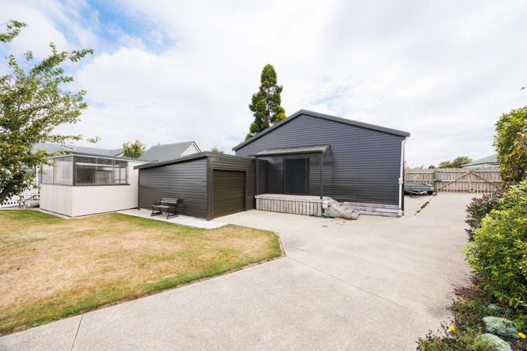 121-123 High Street Bulls_27