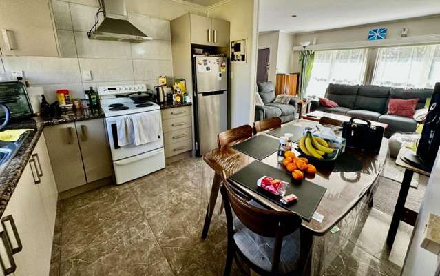 2/98 Melrose road 10044_4