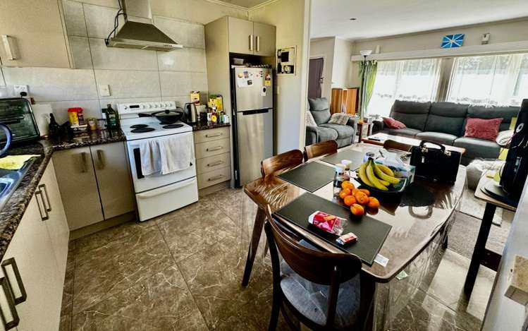 2/98 Melrose road 10044_4