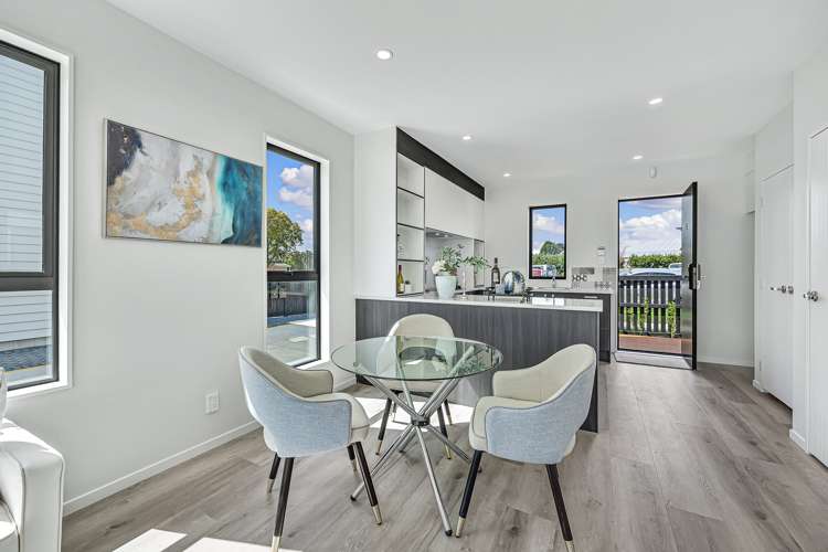 6,7&10/47 Beach Road Te Atatu Peninsula_2