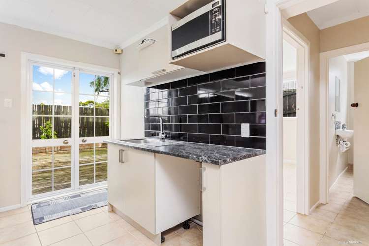 23 Northumberland Avenue Hauraki_5