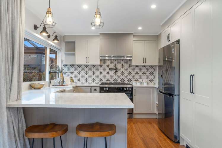 8 Riviera Place Hauraki_9