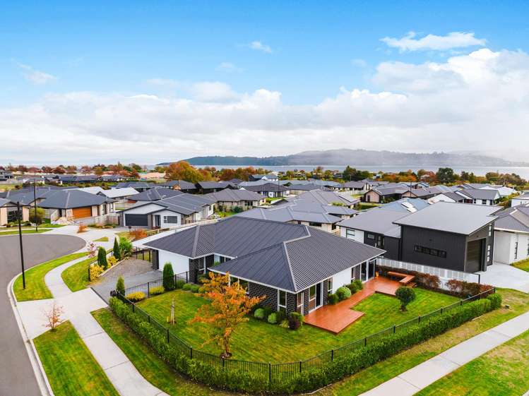 2 Roto Close Wharewaka_19